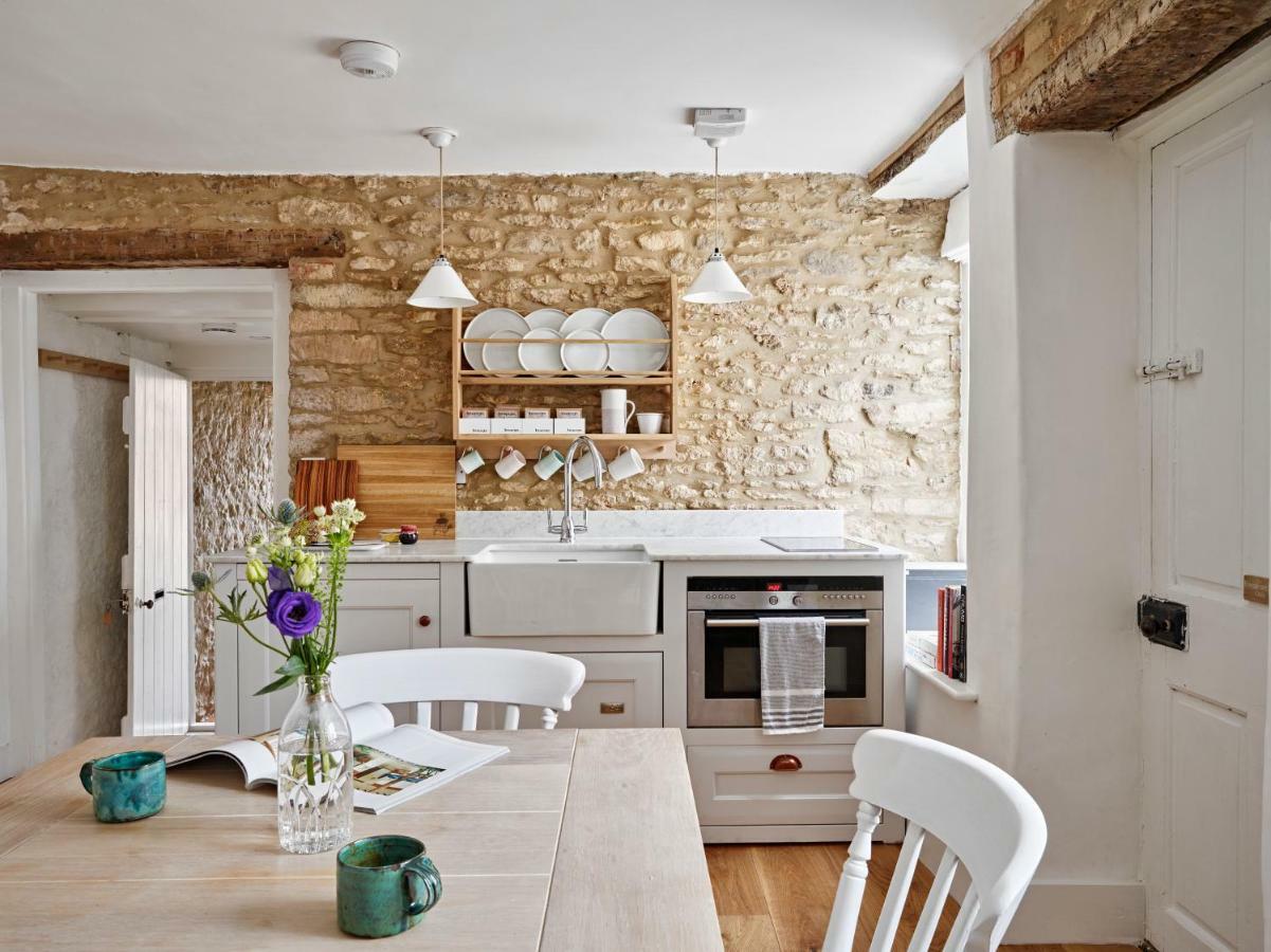 Artisan Cottage Чипенъм Екстериор снимка
