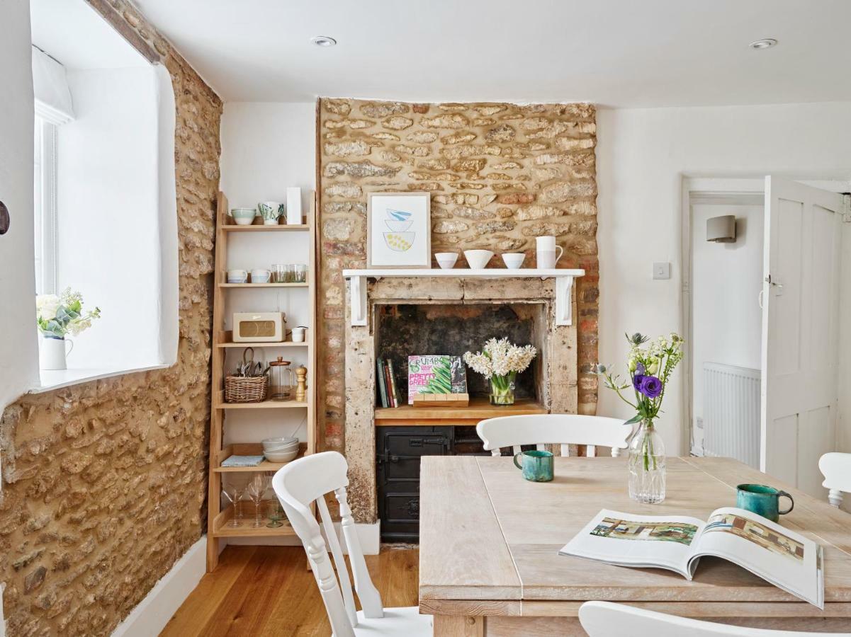 Artisan Cottage Чипенъм Екстериор снимка